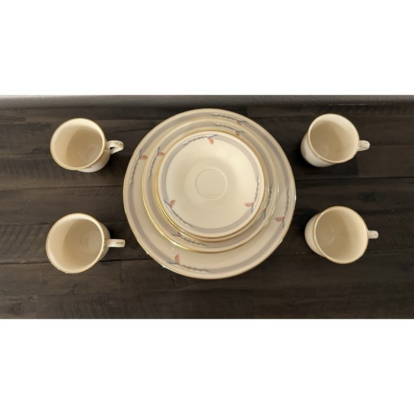 Vintage Lenox - Gramercy - Calla Lily 5-Piece Place Settings -.20 Pieces. - Picture 3 of 8